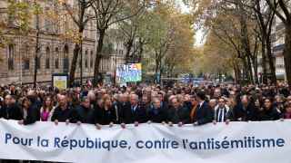 Первые лица Франции в первых рядах демонстрации – но вряд ли это немедленно поможет делу