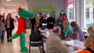 Крокодил требует бюллетень для участия в выборах мэра Москвы